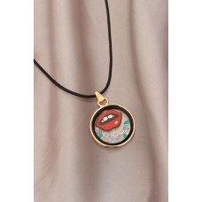 Dudak Figürlü Kadın Kolye Dudak Figürlü Kadın Kolye