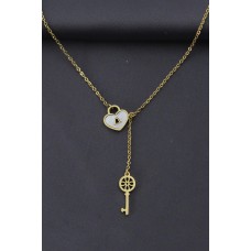 Çelik Gold Renk Kilit ve Sedefli Kalp Tasarımlı Kadın Kolye Çelik Gold Renk Kilit ve Sedefli Kalp Tasarımlı Kadın Kolye