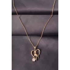 Gold Renk Metal Zirkon Taşlı Kalpli El Figürlü Kadın Kolye Gold Renk Metal Zirkon Taşlı Kalpli El Figürlü Kadın Kolye