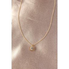 Gold Renk Metal Zirkon Taş Baget Tasarımlı Kadın Kolye Gold Renk Metal Zirkon Taş Baget Tasarımlı Kadın Kolye