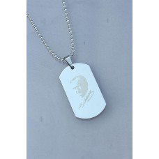 Çelik Uçlu İmzalı Atatürk Portresi Tasarımlı Gümüş Renk Zincir Kolye Çelik Uçlu İmzalı Atatürk Portresi Tasarımlı Gümüş Renk Zincir Kolye