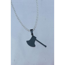 Siyah Çelik Uçlu Küçük Balta Figürlü Gümüş Renk Zincir Kolye Siyah Çelik Uçlu Küçük Balta Figürlü Gümüş Renk Zincir Kolye