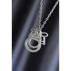 Kelepçe Model Gümüş Renk Metal Zincirli Erkek Kolye Kelepçe Model Gümüş Renk Metal Zincirli Erkek Kolye