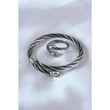 Çelik Gümüş Siyah Renk Burgu Model Erkek Bileklik Yüzük Seti Çelik Gümüş Siyah Renk Burgu Model Erkek Bileklik Yüzük Seti